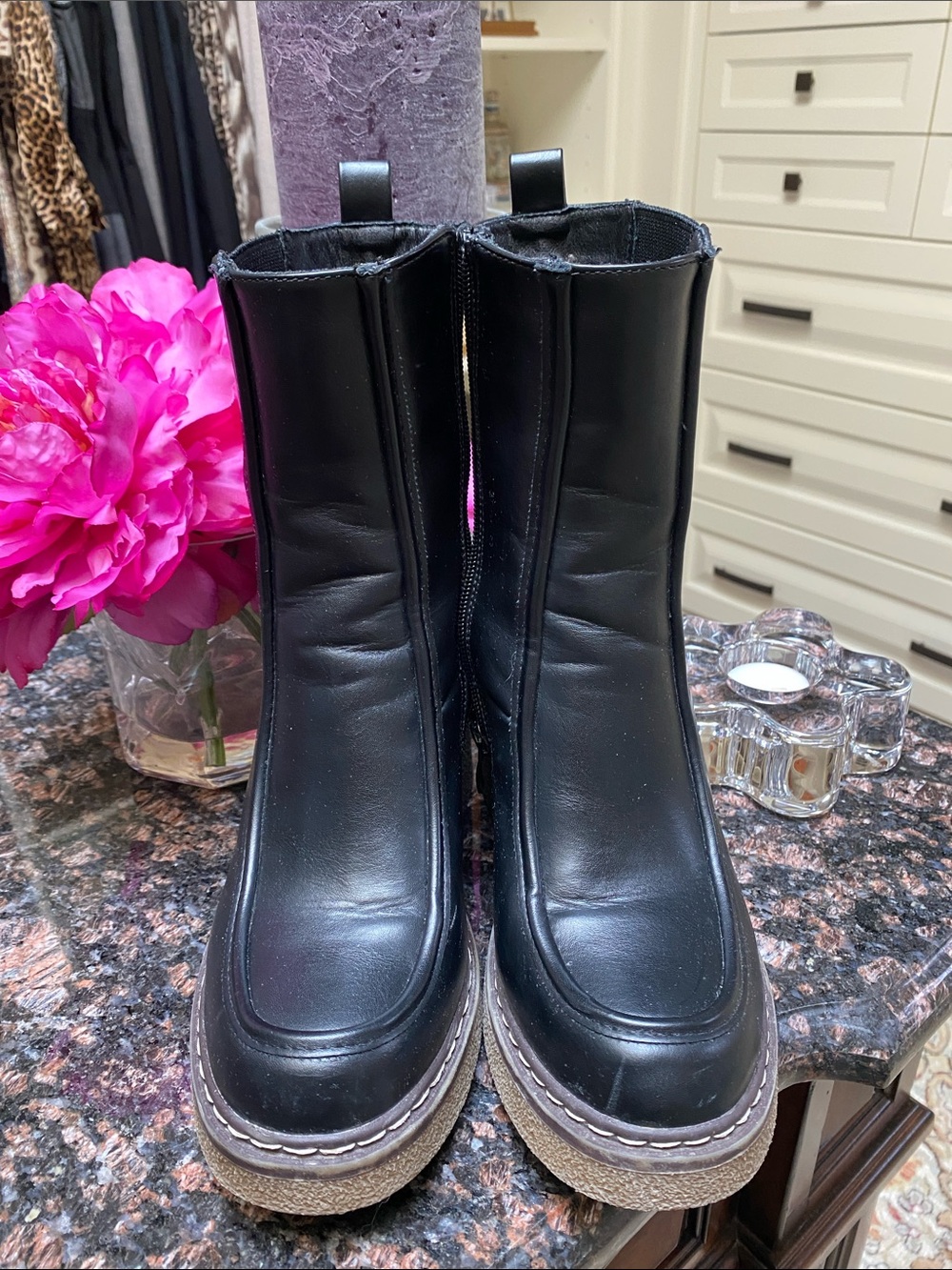 AQUA-Moda Canada - Black Platform Boots.  Waterproof. Size 38.